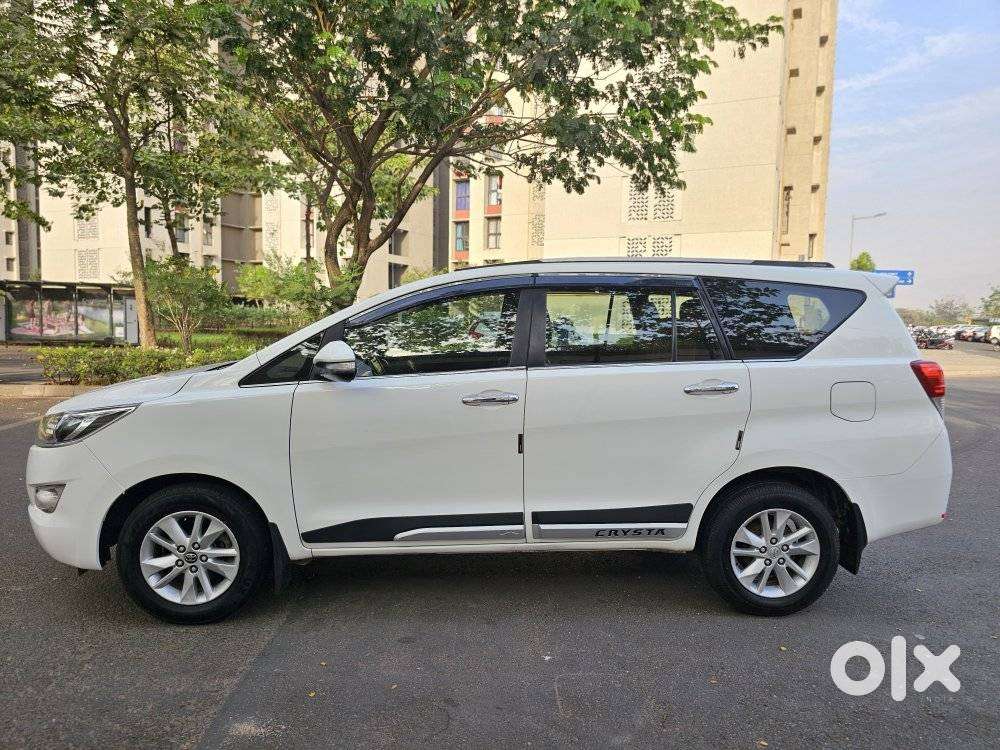 Toyota Innova Crysta 2.4 V, 2016, Diesel
