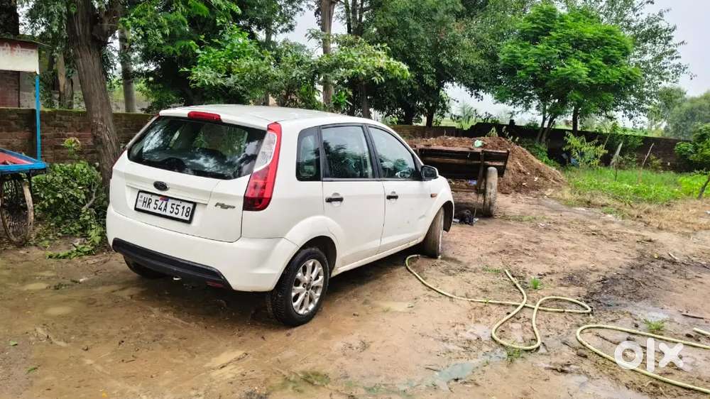 Ford Figo Petrol Lxi 2011