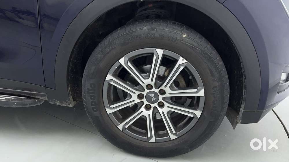 Mahindra Xuv700 2.0 Ax 7 Petrol At Str, 2021, Petrol