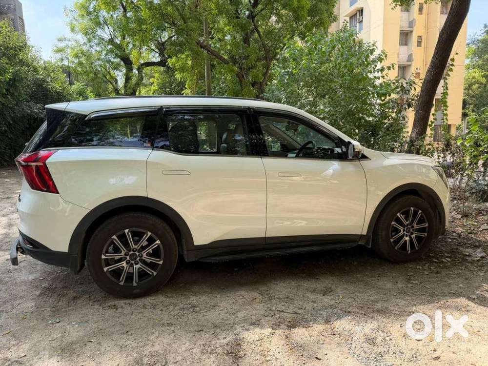 Mahindra Xuv700 2.0 Ax 7 Petrol At Luxury Pack Str, 2025, Petrol