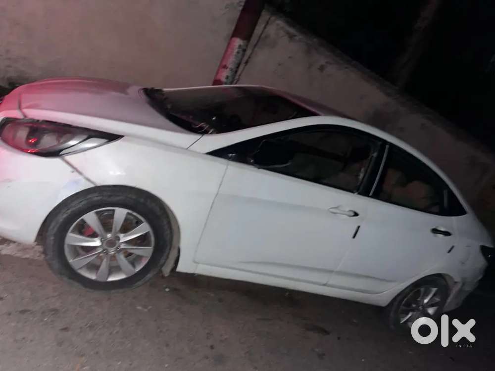 Hyundai Verna 2012