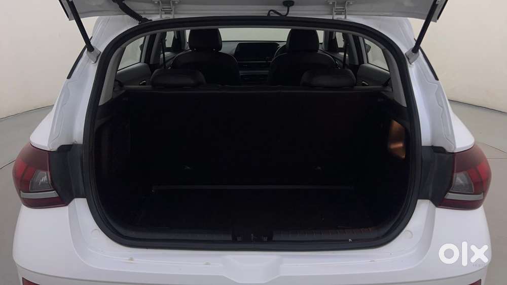Hyundai New I20 1.2 Asta (o) Ivt, 2023, Petrol