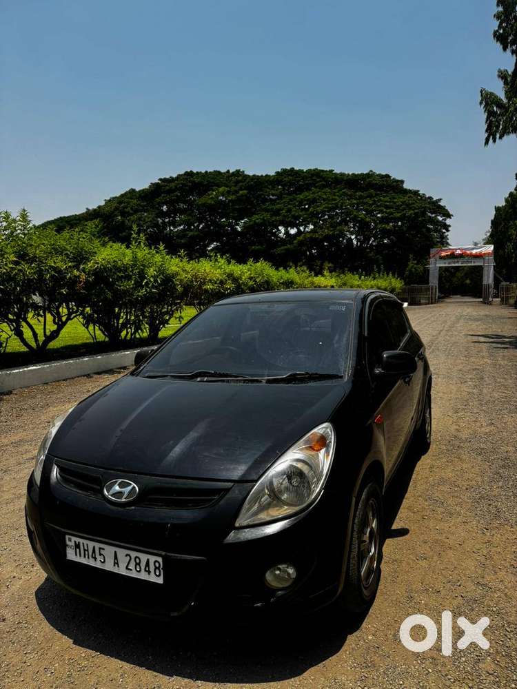 Top Model (asta)  Petrol Variant  2nd Owner  All Papers Clear  D