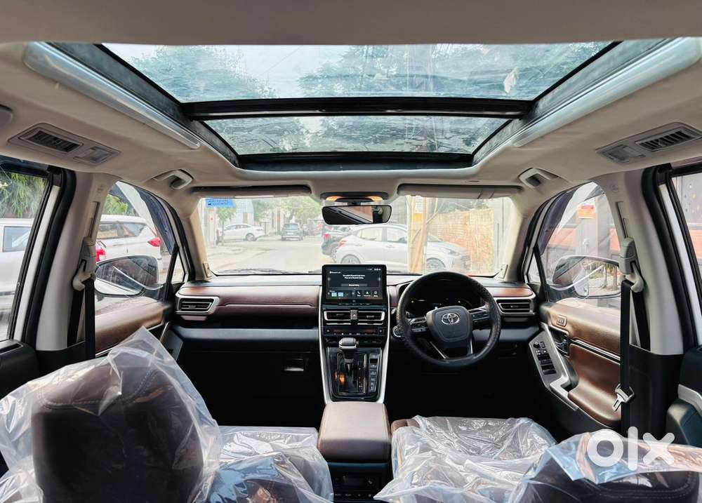 Toyota Innova Hycross 2.0 Zx Hybrid 7 Str, 2023, Petrol