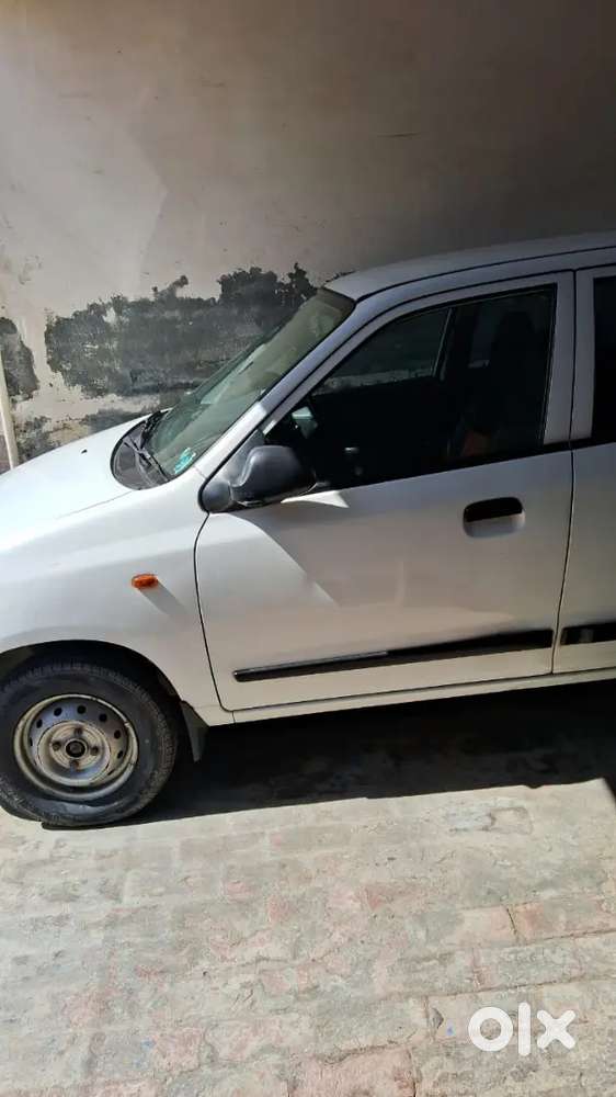 Single Hand Driven Car For Family Use
