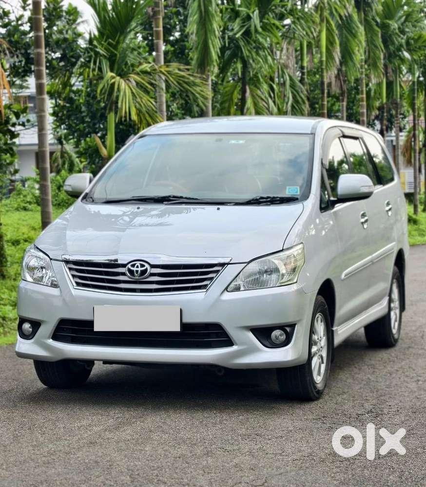 Toyota Innova V 2013