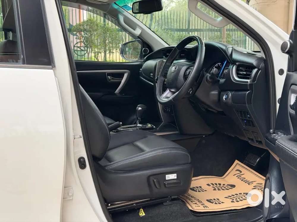 Toyota Fortuner Petrol At 2024
