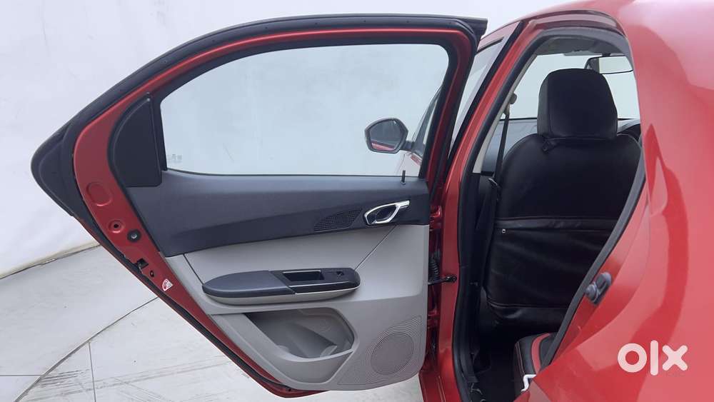 Tata Tiago Xza, 2018, Petrol