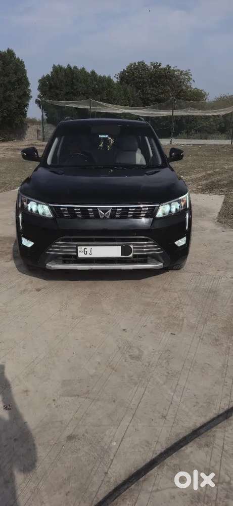 Mahindra Xuv300 2023 Diesel Well Maintained