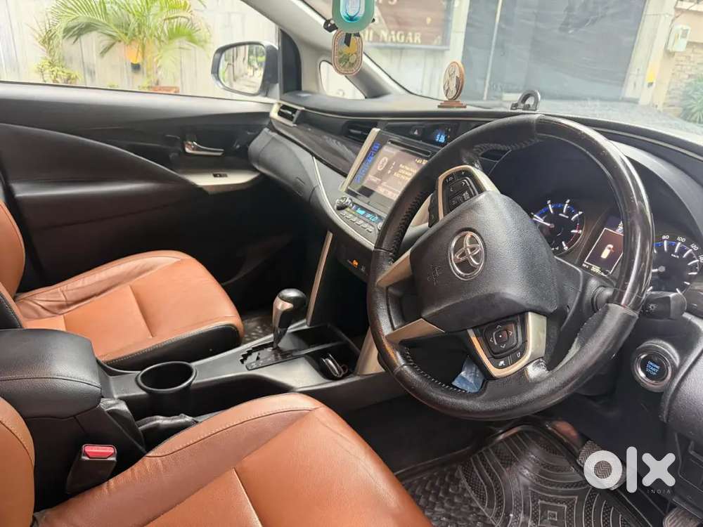 Toyota Innova Crysta 2.8z 2017 With Company Record..fully Insured