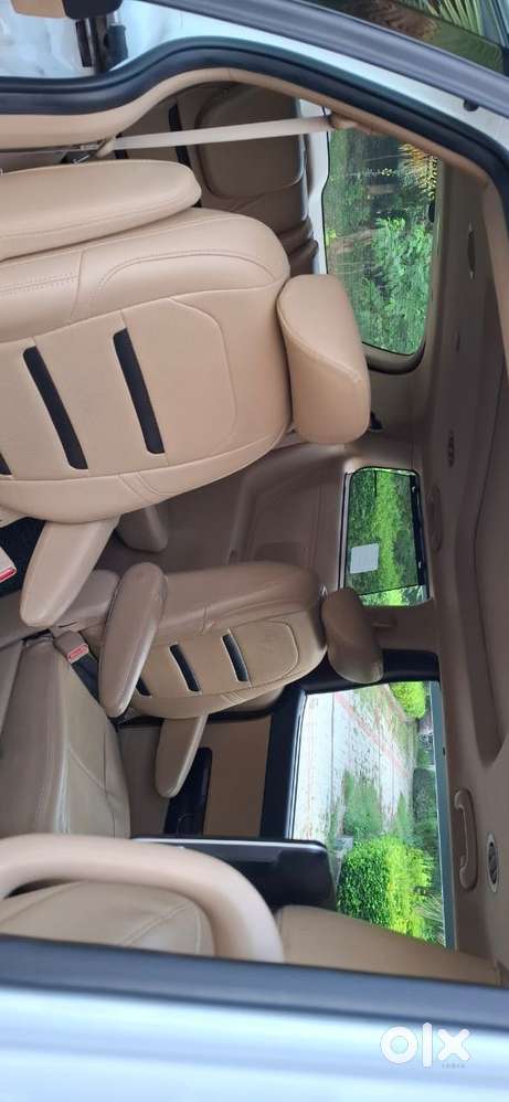 Kia Carnival Premium, 2020, Diesel