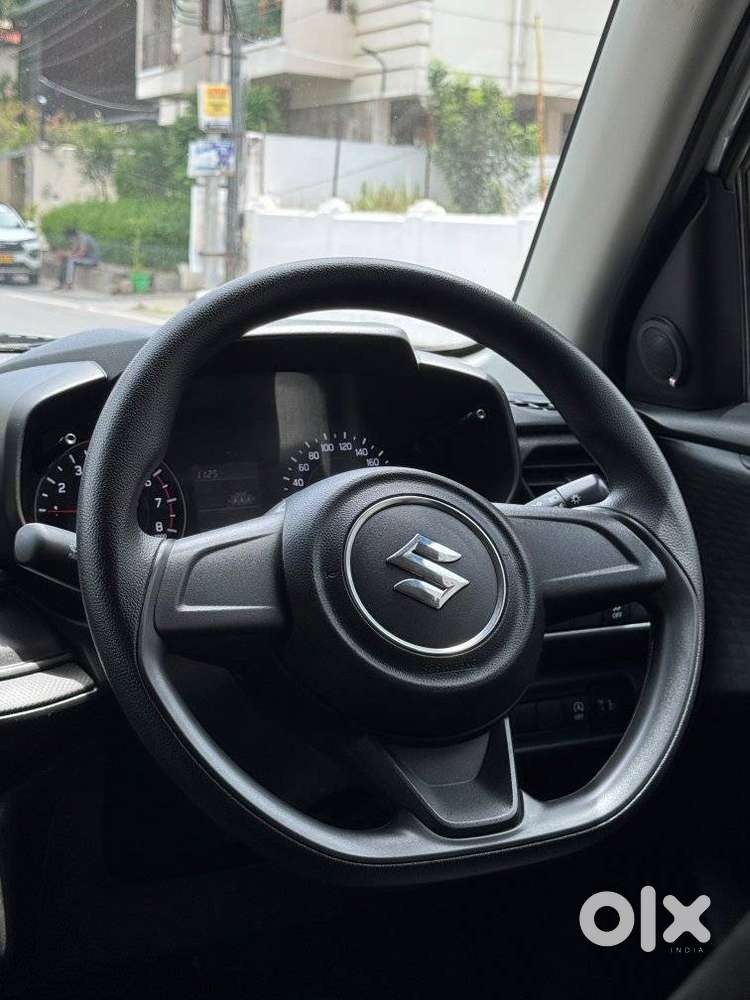 Maruti Suzuki Swift 1.2 Lxi (o), 2024, Petrol