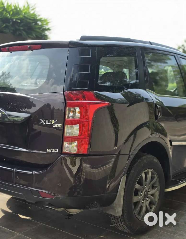 Meticulously Maintained 2017 Mahindra Xuv500 W10 Fwd (opulent Purple)