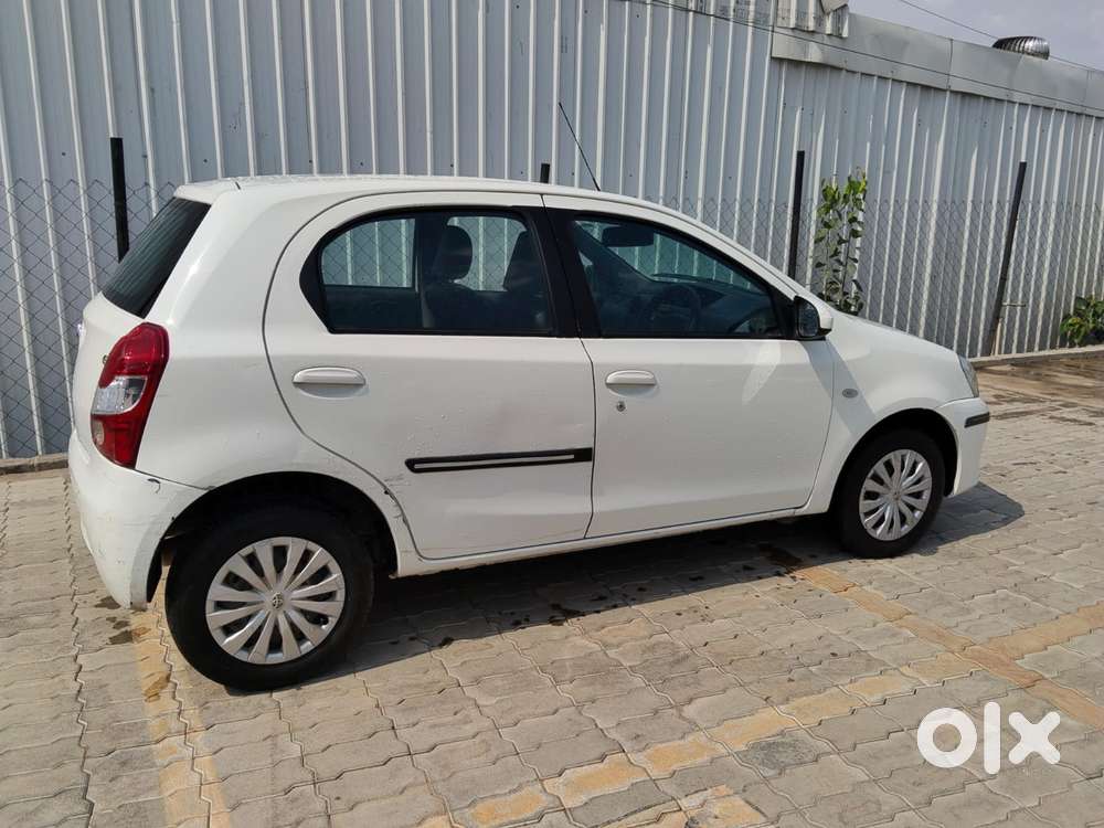 Toyota Etios Liva 2013-2014 G, 2013, Petrol