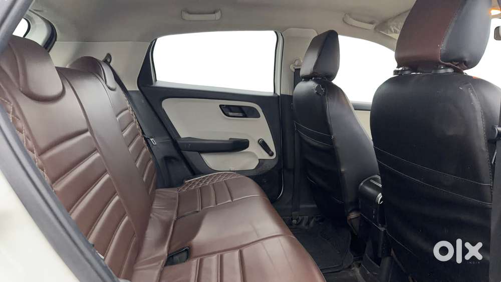 Tata Altroz 1.2 Xe, 2021, Petrol