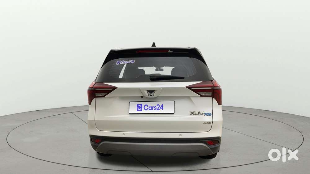 Mahindra Xuv700 2.0 Ax 5 Petrol Mt Str, 2023, Petrol