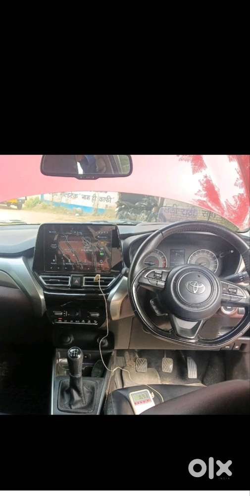 Toyota Urban Cruiser Taisor V Petrol Mt Dual-tone 2025