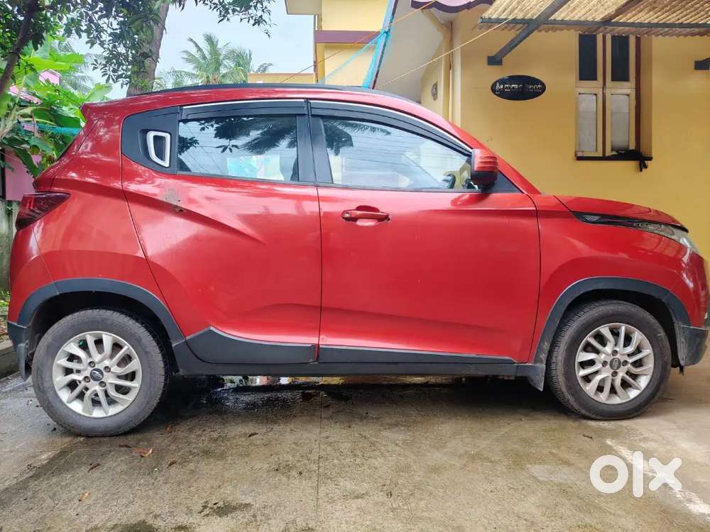 Mahindra Kuv100 Yellow Borad