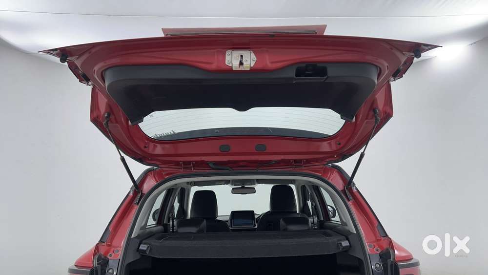 Maruti Suzuki Vitara Brezza 1.5 Zxi Plus Dual Tone, 2022, Petrol