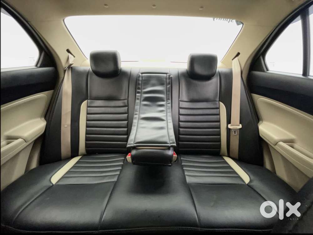 Maruti Suzuki Dzire 1.2 Vxi Amt, 2018, Petrol