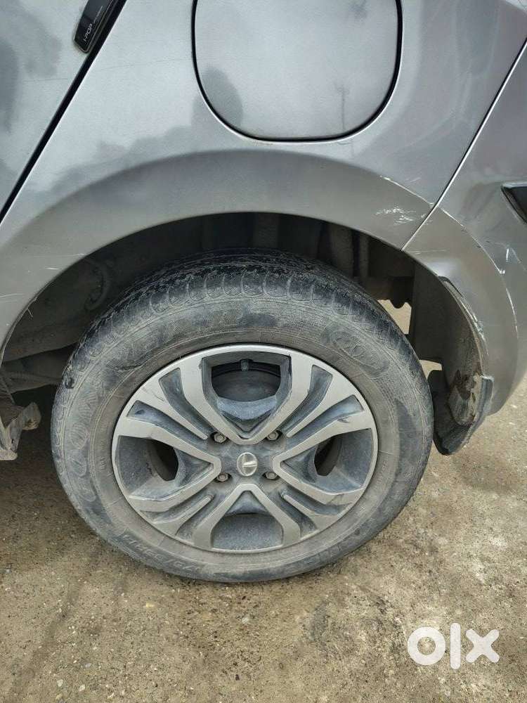 Tata Tiago 1.2 Revotron Xza, 2019, Petrol