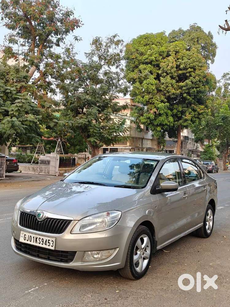 Skoda Rapid 1.5 Tdi At Elegance Plus Black Package, 2013, Petrol