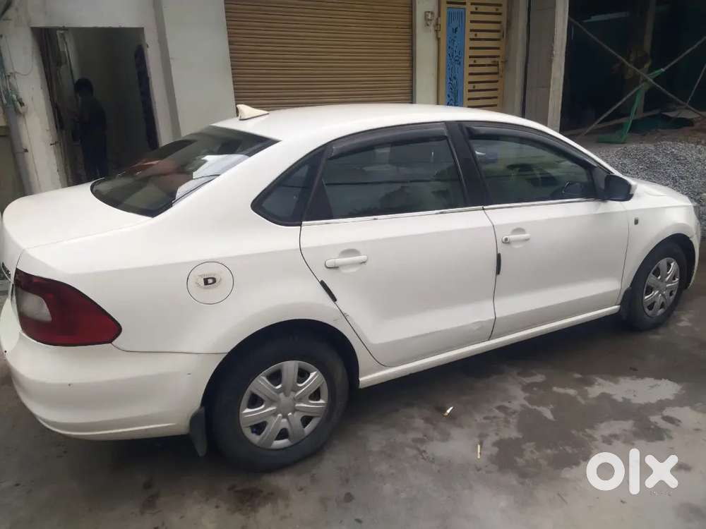 Skoda Rapid 1.6 Ambition 2013