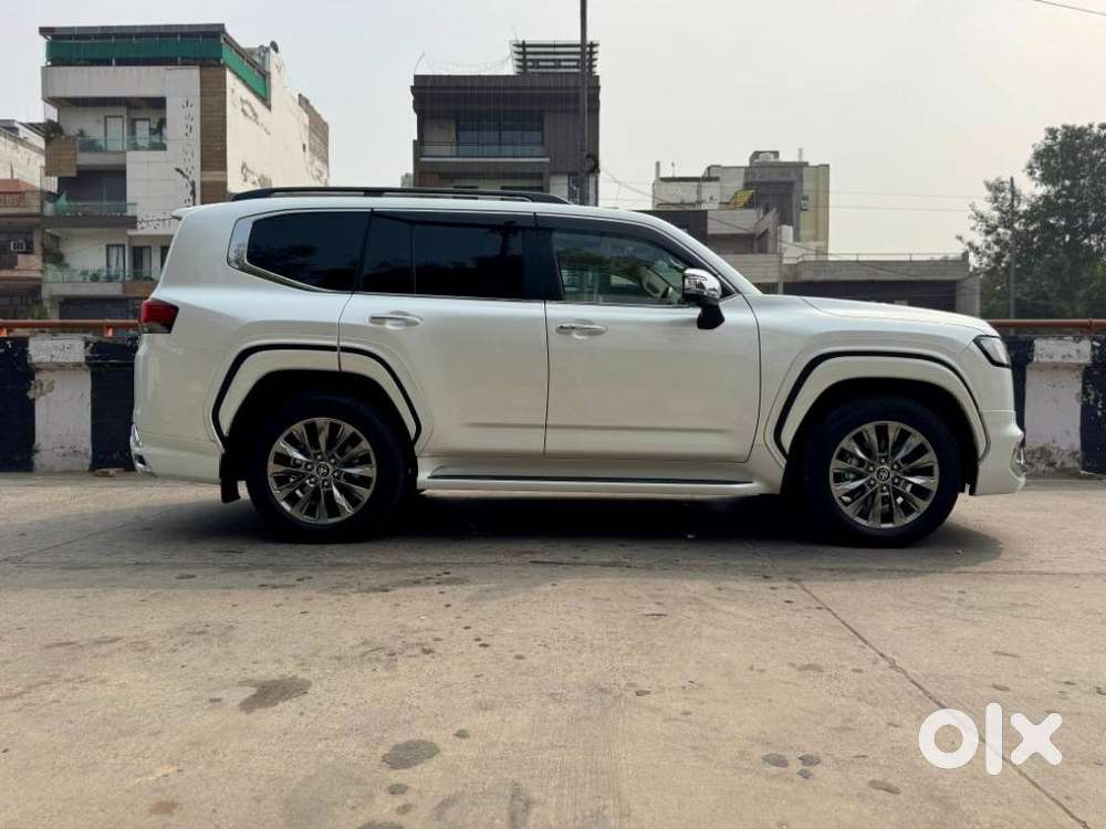 Toyota Land Cruiser Zx Petrol, 2025, Petrol