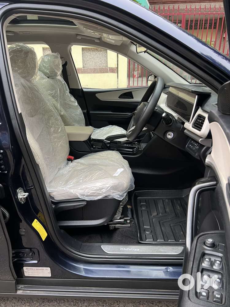 Mahindra Xuv700 2.2 Ax 5 Diesel At 7 Str, 2022, Diesel