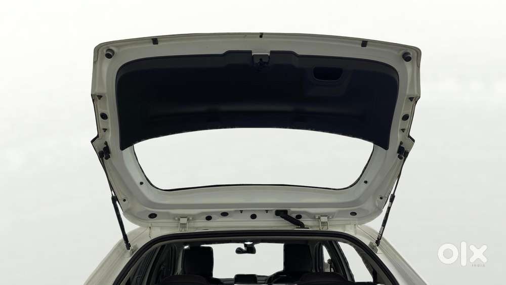 Tata Altroz 1.2 Xm Plus, 2022, Petrol