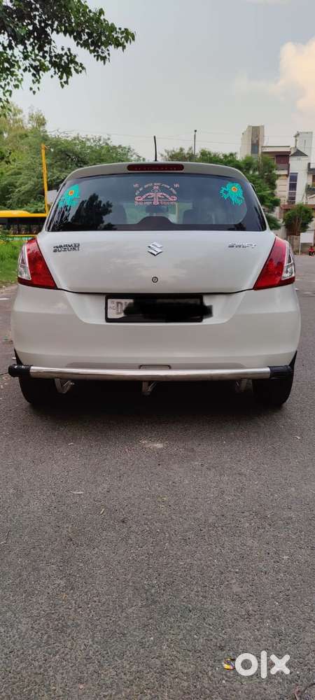 Maruti Suzuki Swift Lxi Optional-o, 2017, Petrol