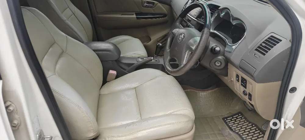 Toyota Fortuner Diesel 2013 Variant