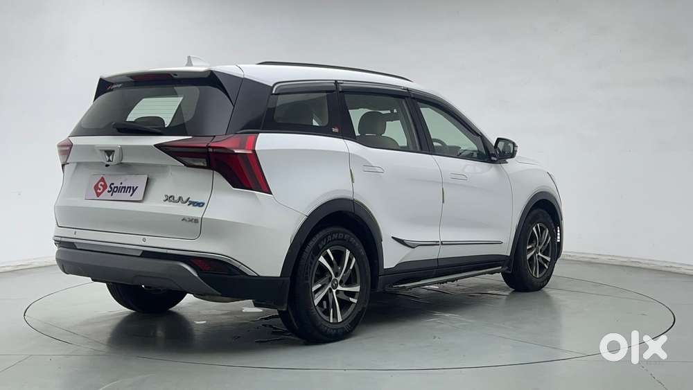 Mahindra Xuv700 2.0 Ax 5 Petrol Mt 7 Str, 2022, Petrol