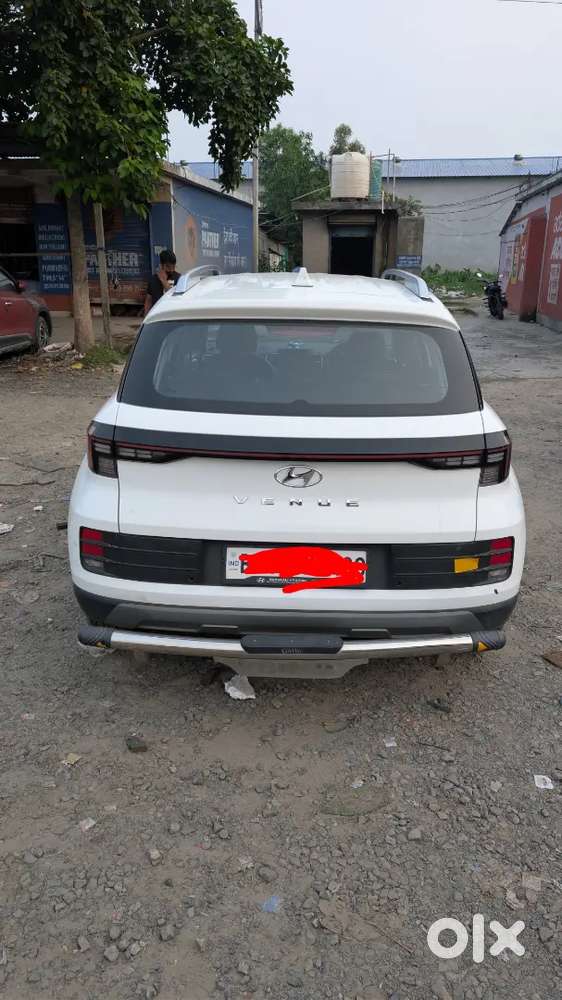 Hyundai Venue 2024 Petrol 18000 Km Driven