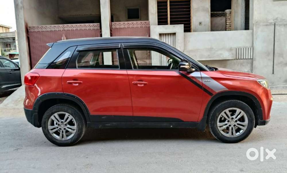 Maruti Suzuki Brezza 1.5 Zxi Smart Hybrid Dual Tone, 2016, Diesel