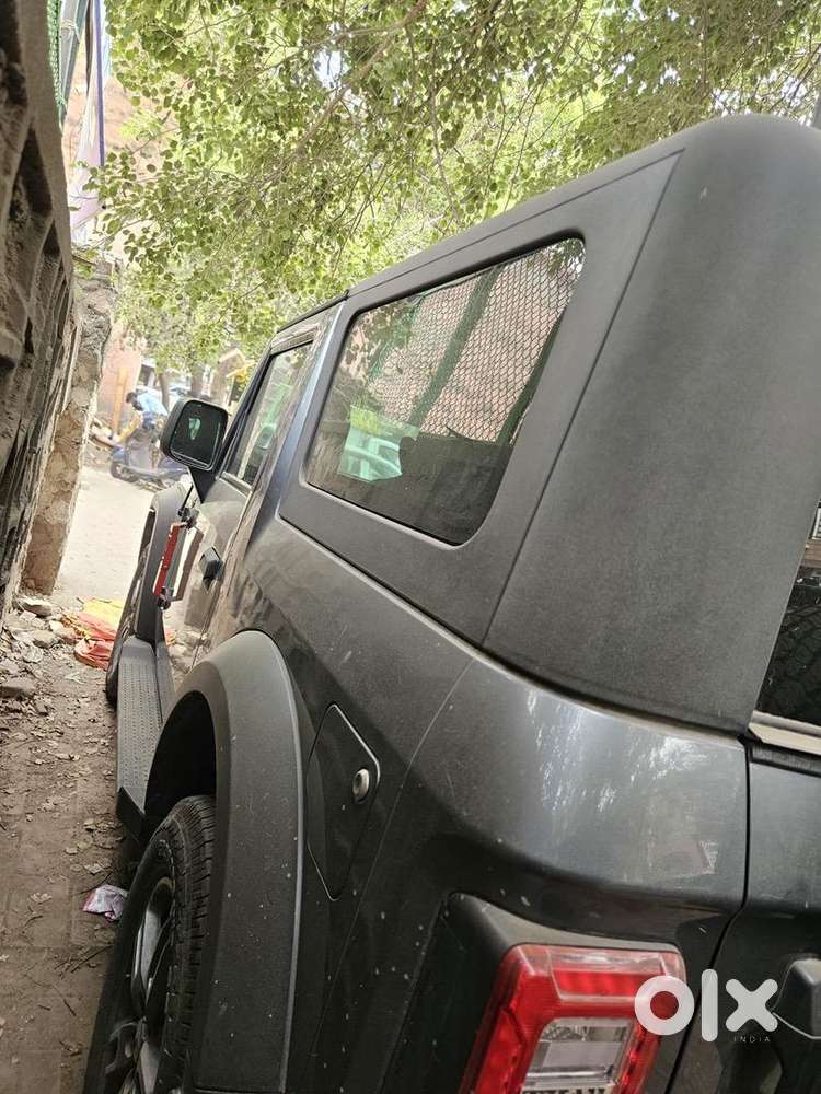 Mahindra Petrol 2023 Car