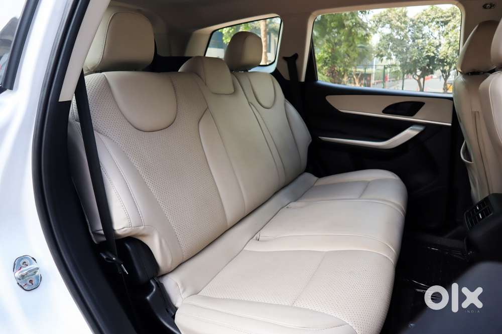 Mahindra Xuv700 Mx Diesel Mt 5 Str (e), 2022, Diesel