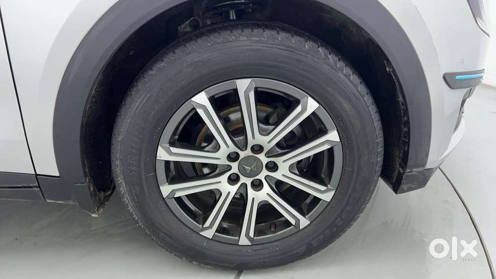 Mahindra Xuv700 2.0 Ax 7 Petrol At Luxury Pack Str, 2022, Petrol