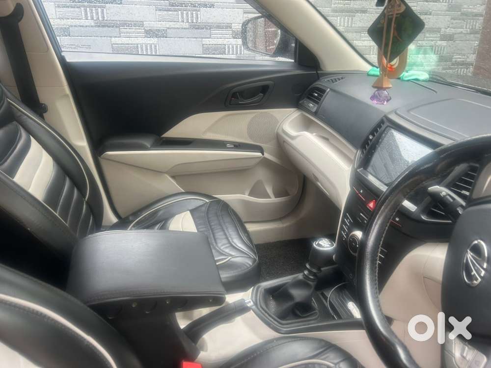 Mahindra Xuv300 W6 Diesel 2022  First Owner  Sunroof  28,000 Km