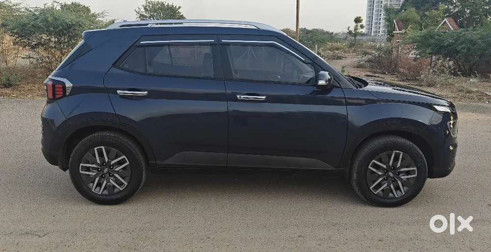 Hyundai Venue 2022 Diesel 55000 Km Driven