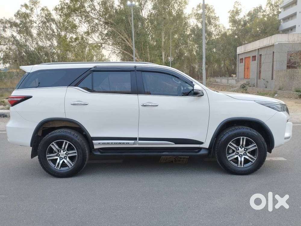 Toyota Fortuner 4x2 At 2.7 Petrol, 2025, Petrol