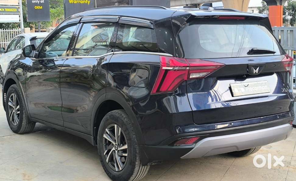 Mahindra Xuv700 2.0 Ax 5 Petrol Mt 7 Str, 2022, Petrol