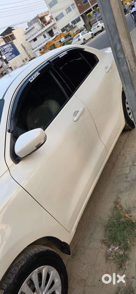 Maruti Suzuki Swift Dzire Amt Vdi, 2018, Diesel