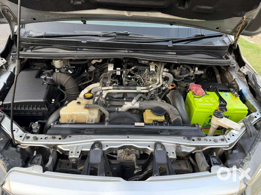 Toyota Innova Crysta 2.4 V 8 Str, 2016, Diesel