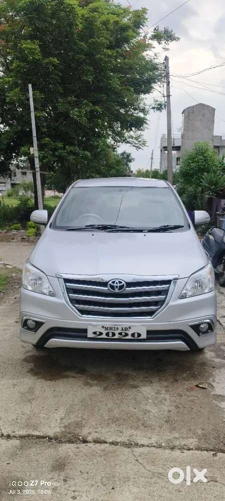 Toyota Innova 2012 Diesel 285000 Km Driven