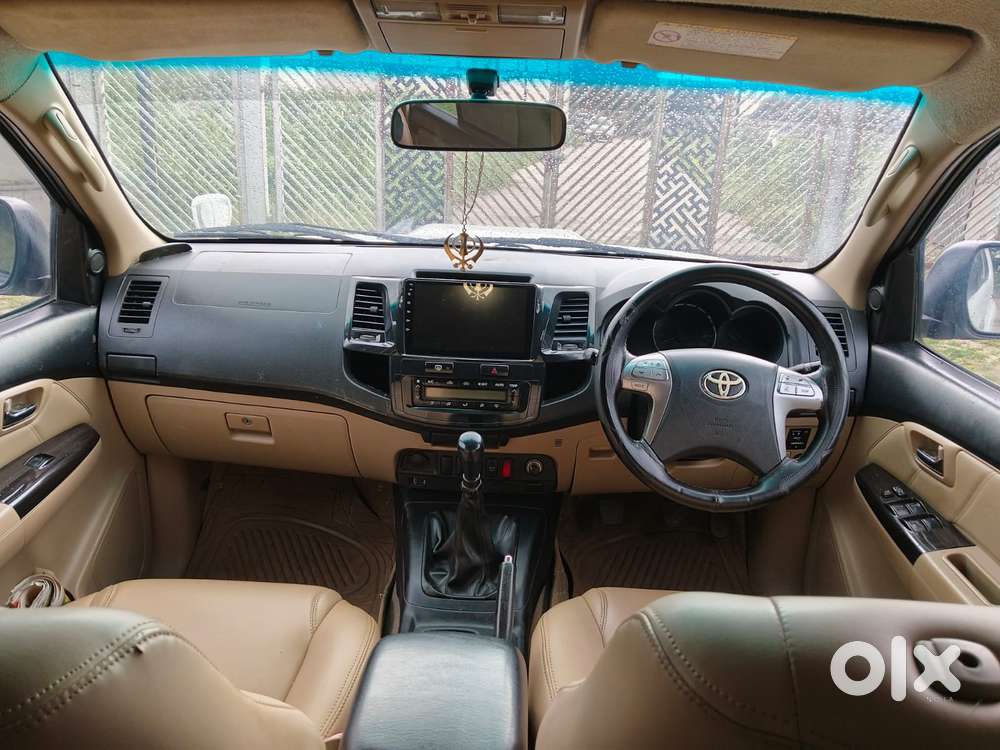 Toyota Fortuner 4x2 Manual, 2016, Diesel