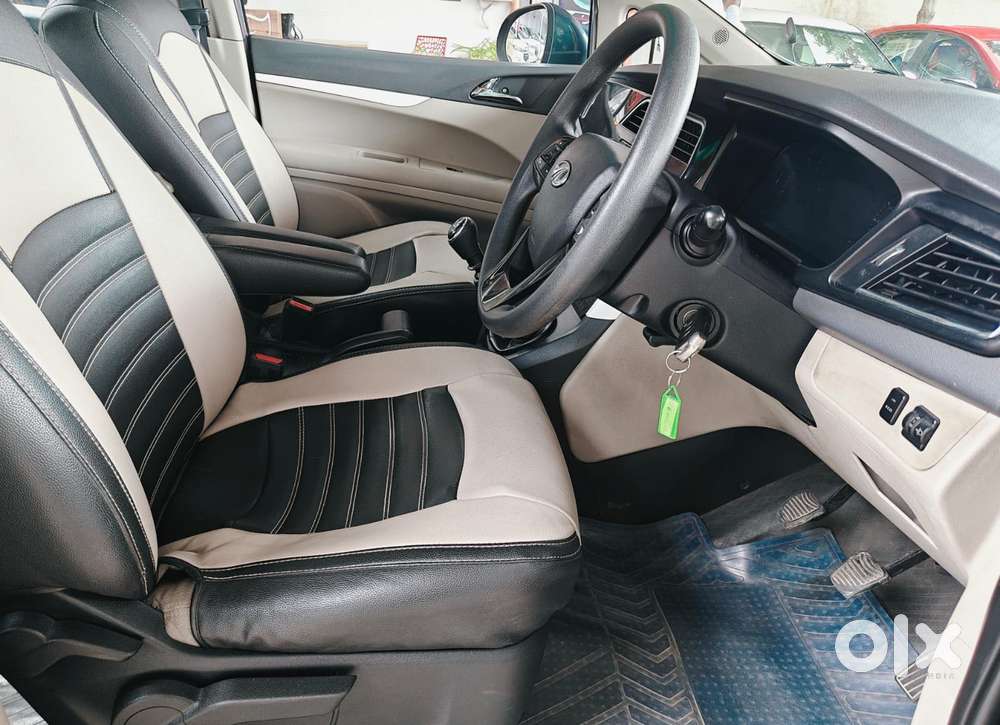 Mahindra Marazzo M6, 2018, Diesel