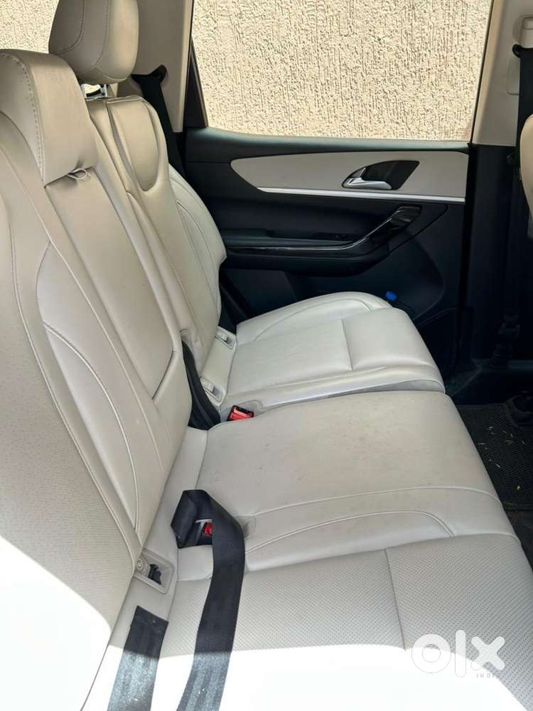 Mahindra Xuv700 2022 Diesel Well Maintained