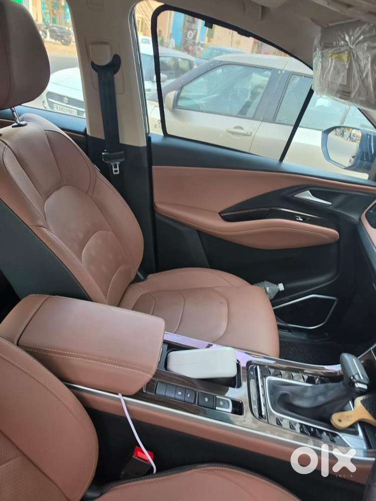 Mg Petrol Automatic 2025