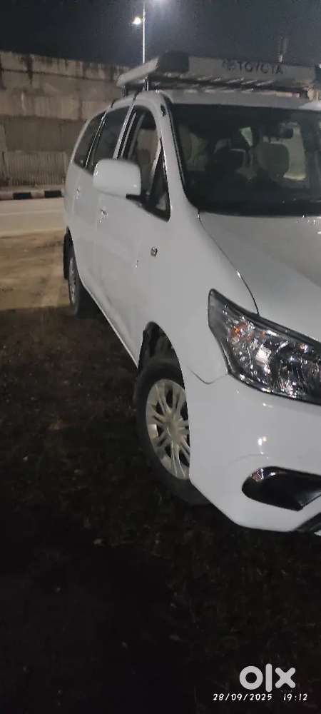 Toyota Innova 2011